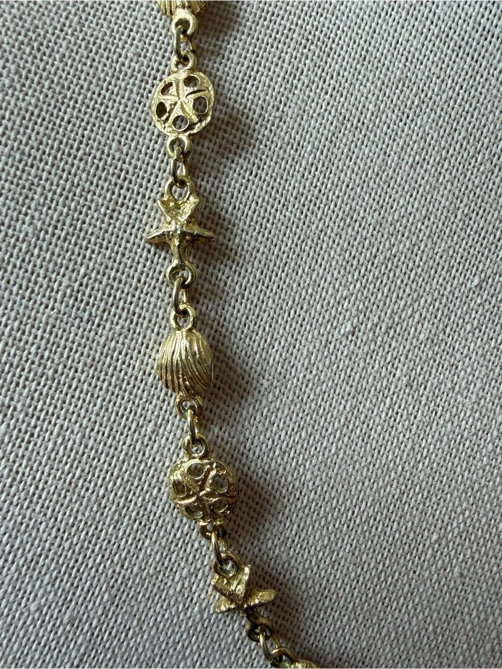 Gold ๐๏ธSea Shell ๐ Necklace with Pendant ๐ - Picture 3 of 6